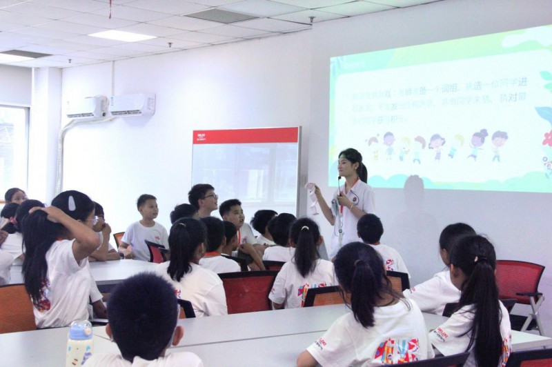 暑期社会实践|现代管理学院:赓续十五载,五色花暑期社会实践队用爱传递爱